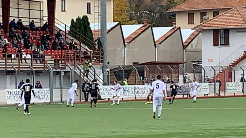 Primo punto per il Casale che pareggia a Borgosesia. Nell'ultima giornata per i dilettanti prima dello stop, bene il Monferrato e la Pro Palazzolo